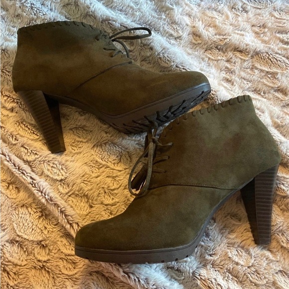 Size 10 Olive Green Booties - Picture 1 of 1